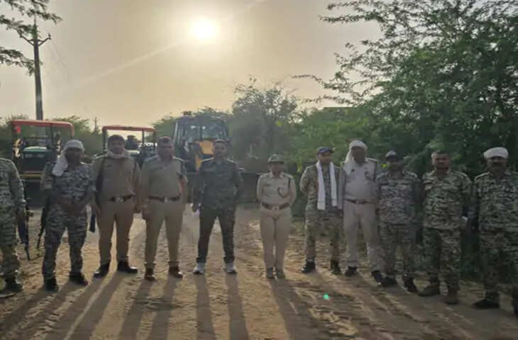 चंबल नदी में अवैध रेत उत्खनन पर सुप्रीम कोर्ट सख्त, देवगढ़ क्षेत्र में प्रशासन की कार्रवाई तेज  मुरैना। चंबल नदी में अवैध रेत उत्खनन को लेकर सुप्रीम कोर्ट के सख्त निर्देशों के बाद जिला प्रशा