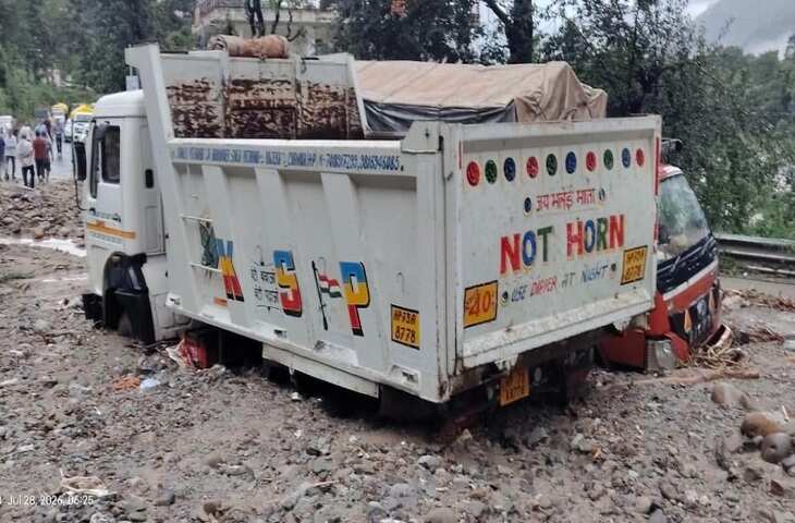 बारिश बनी आफत! हिमाचल में फ्लैश फ्लड से तबाही, वीडियो में जाने उत्तराखंड में लैंडस्लाइड से केदारनाथ यात्रा रुकी, MP-छत्तीसगढ़ में 6 की मौत