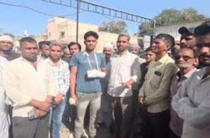 जमीन विवाद में हिंसा, सरियों-डंडों से हमला, वीडियो में देंखे घायल युवक की इलाज के दौरान मौत, गांव में तनाव