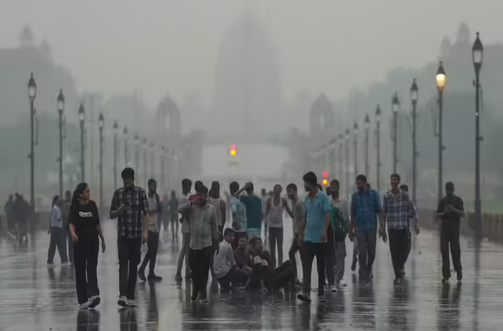 समय से पहले मानसून की दस्तक, लेकिन देश में मौसम बरपा रहा कहर जारी, वीडियो में जानें यूपी में 111 मौतें, कई राज्यों में भीषण गर्मी