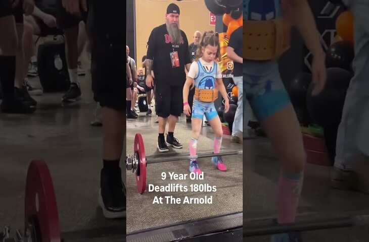 9 साल की बच्ची की ताकत देख पूरा सोशल मीडिया हैरान उठा लिया 81 किलो वजन, यूजर्स बोले - &lsquo;छोटा पैकेट, बड़ा धमाका...'