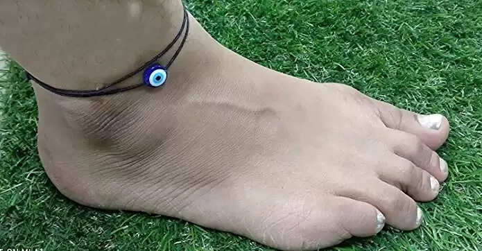 Shani jayanti 2022 wear black thread on shani jayanti in leg it will give relief from rahu ketu wrath also