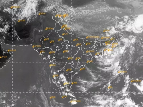 Monsoon Update: यूपी-बिहार में नदियां उफान पर, हजारों लोग प्रभावित; दिल्ली की हवा भी बिगड़ी