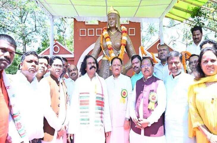 विद्यार्थियों ने वीरांगना रानी दुर्गावती के आदर्शों पर चलने का लिया संकल्प