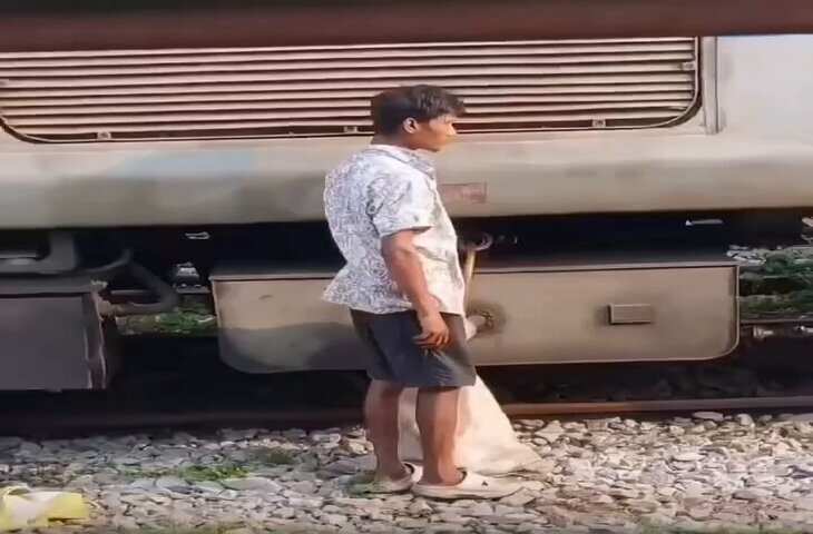 &lsquo;ये बिहार है बाबू&hellip;&rsquo; ट्रेन इंजन से डीजल चोरी का हैरान करने वाला वीडियो वायरल, देखकर लोग हैरान&nbsp;