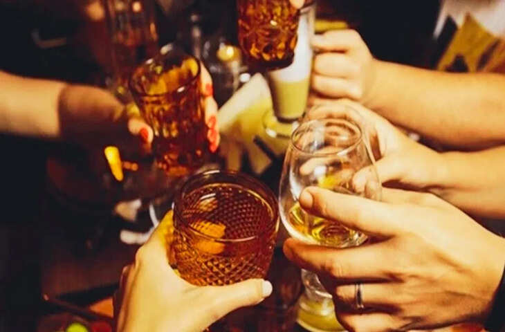 नए साल के जश्न में छलका जाम, नोएडा वाले पी गए 23 करोड़ की शराब, सिर्फ एक रात में बिकी 4 लाख लीटर बीयर