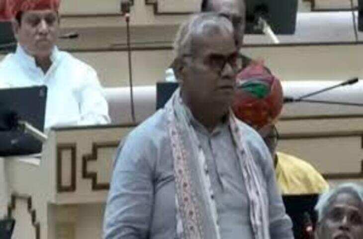 सरकारी स्कूलों में दरी-पट्टी खरीद घोटाले ने पकड़ा तूल, तत्कालीन सीबीईओ निलंबित