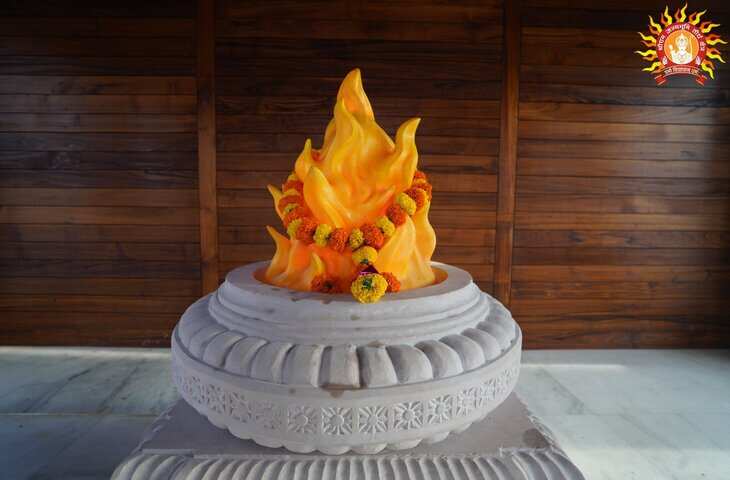 अयोध्या राम मंदिर में &ldquo;कृत्रिम ज्योति&rdquo; को लेकर विवाद, सोशल मीडिया पर छिड़ी बहस, ट्रस्ट को करना पड़ रहा ऑनलाइन आलोचना का सामना