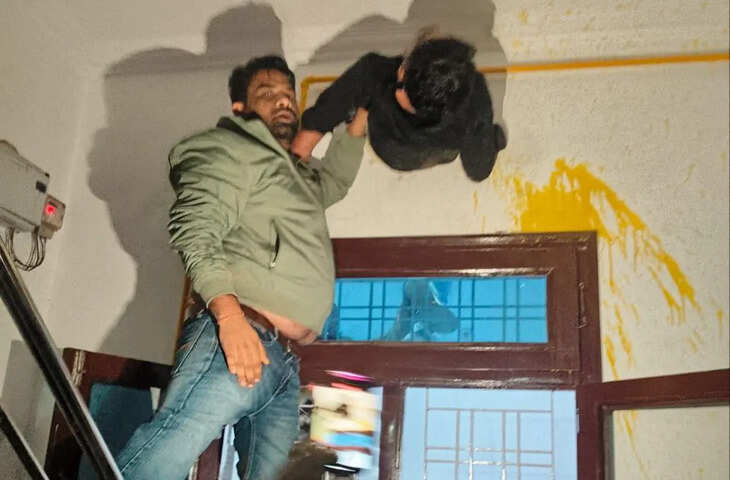 कोटा: चोरी की साजिश रच रहा युवक खुद अपने ही जाल में फंस गया, रोशनदान में अटका