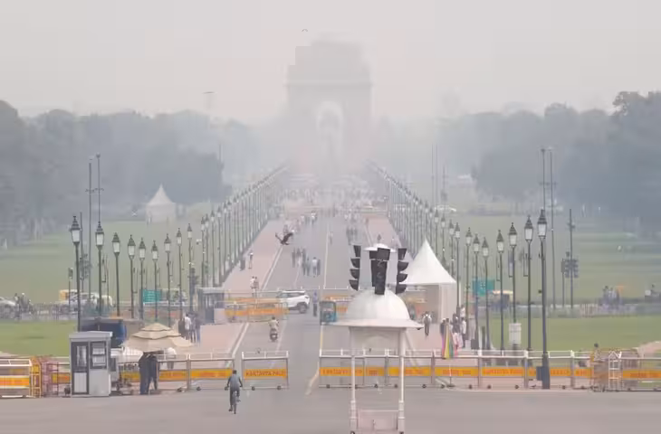 Delhi Weather: दिल्ली-NCR में गुलाबी ठंड ने दी दस्तक, बारिश से प्रदूषण में राहत; जानें अगले 7 दिनों का हाल