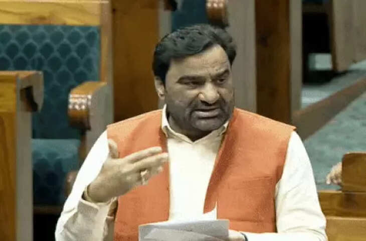 वीडियो में देखें पुतिन की भारत यात्रा से एक दिन पहले लोकसभा में गुंजा रूस में फंसे 61 भारतीयों का मामला, बेनीवाल ने की सुरक्षित वतन वापसी की मांग