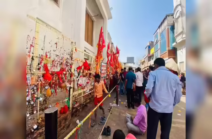 भारत के इन मंदिरों में किया जाता है भूत प्रेत भगाने का काम, आप भी करवा सकते हैं इस समस्या का यहां समाधान