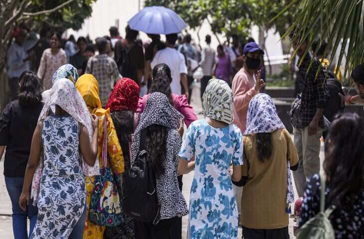 देशभर में भीषण गर्मी का प्रकोप, बांदा में रिकॉर्ड 45.4&deg; तापमान, वीडियो में जाने कई राज्यों में लू का अलर्ट