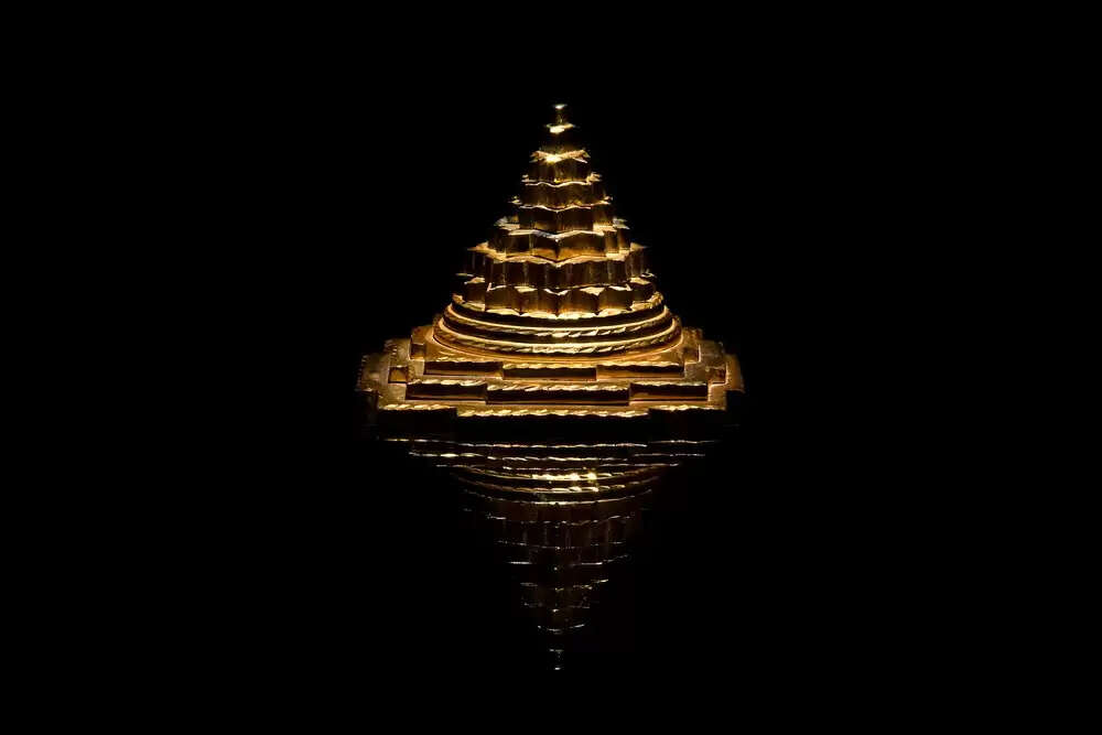 Vastu tips for pyramids know best direction for pyramid for positive energy and lot of money