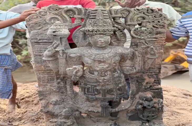 Telangana Discovery: नदी से निकली 5 फीट ऊंची भगवान विष्णु की मूर्ति, विशेषज्ञों ने बताया 12वीं सदी का रहस्य