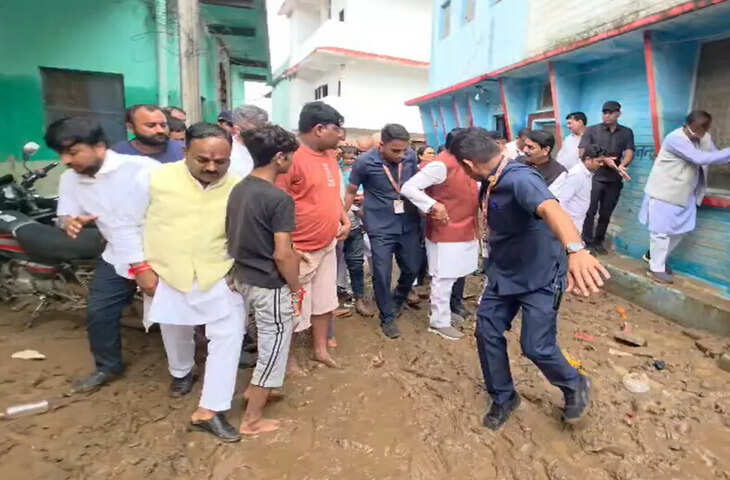 सतना में बाढ़ का कहर, 42 साल पुराना पुल बहा; 400 दुकानें जलमग्न, रेस्क्यू में सेना ने संभाला मोर्चा
