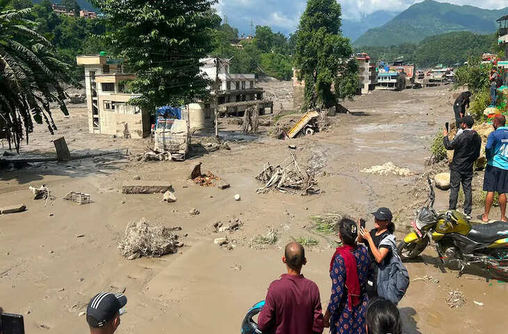 नेपाल में जलप्रलय की सैटेलाइट तस्वीरों ने दिखाई तबाही, वीडियो में देंखे गांव-बाजार से लेकर सड़कें और पुल तक बह गए; 1500 लोग लापता