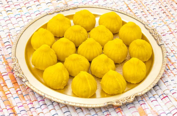 गणेश चतुर्थी पर बनाएं बप्पा का मनपसंद भोग! सीखें पारंपरिक मोदक बनाने का सबसे आसान तरीका