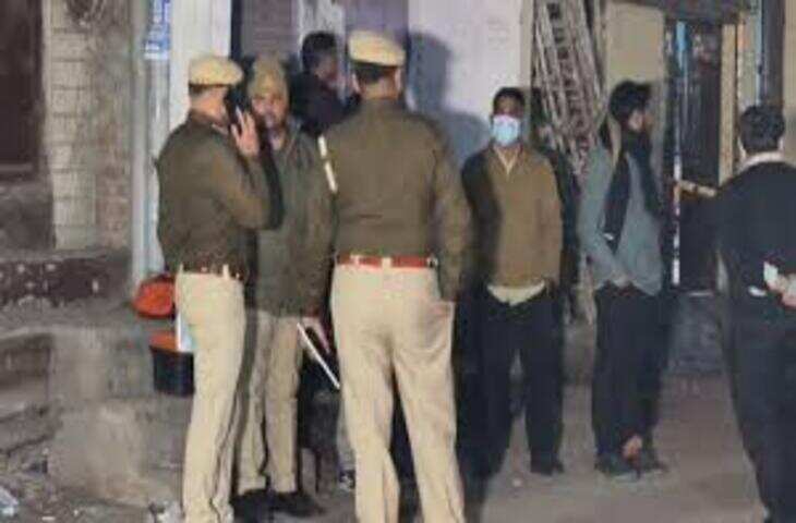 🚨 दिल्ली के वेलकम इलाके में हत्या से सनसनी: केशव चौक के पास वारदात, FSL टीम ने जुटाए सबूत