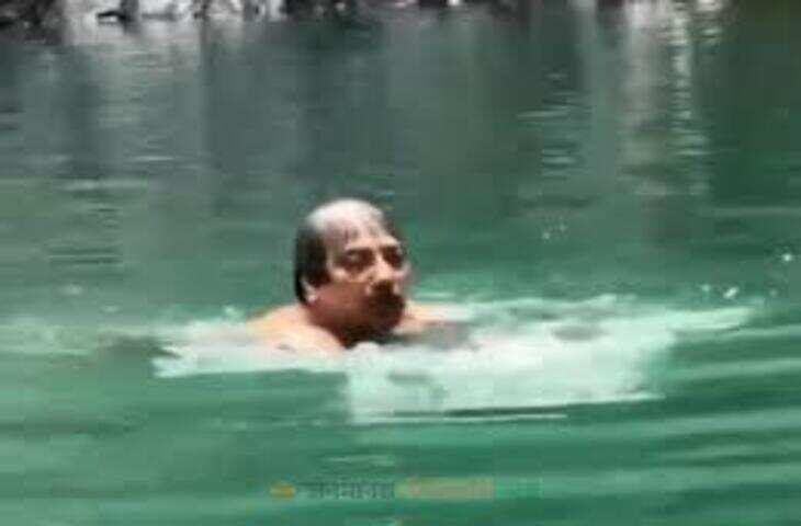 पूर्व मंत्री राजेंद्र गुढ़ा ने 100 फीट गहरी खदान में लगाई छलांग, 40 मिनट तक पानी में तैरते रहे; वीडियो वायरल