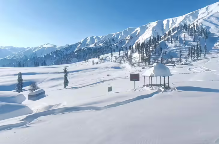 पहली बर्फबारी के बाद हिमाचल की खूबसूरती ने जीते सभी के दिल, इन 5 टॉप डेस्टिनेशन पर अभी बना ले घूमने का प्लान&nbsp;