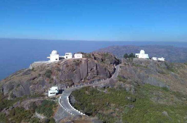 यहाँ है&nbsp;अरावली की सबसे ऊंची चोटी जहाँ बसता है आध्यात्म, जानिए इसे क्यों कहा जाता है&nbsp;संतों का शिखर ?