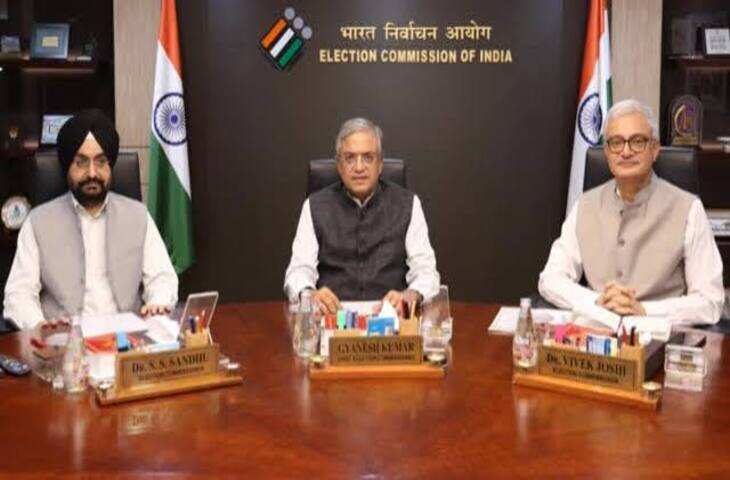 SIR को लेकर चुनाव आयोग की अहम बैठक, वीडियो में जाने दावे-आपत्तियों की समयसीमा बढ़ी; घर जाकर दस्तावेज जुटाएंगे BLO