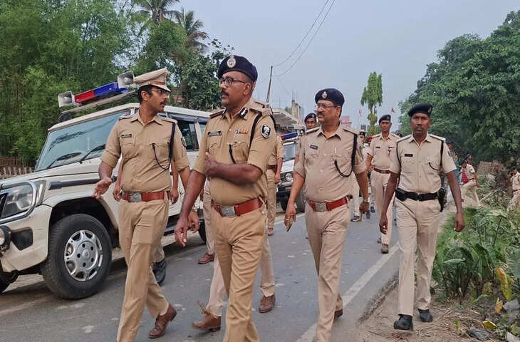 कटिहार के कदवा में शराब माफिया की फायरिंग से 3 घायल, गुस्साए ग्रामीणों ने आरोपियों के घर और वाहनों में लगाई आग