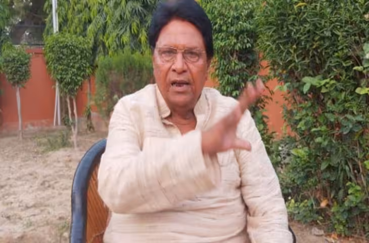 सपा सांसद रामजी लाल सुमन को बदनौली गांव में जाने से रोका, पुलिस ने बैरियर लगाकर रोका रास्ता