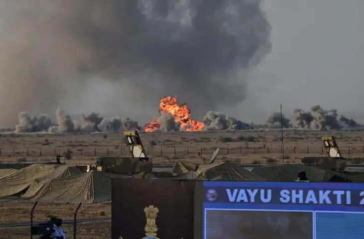 भारत-पाकिस्तान सीमा के पश्चिमी मरुस्थल में वायु योद्धाओं का दमदार प्रदर्शन, आकाश में गूंजा युद्धक गर्जना