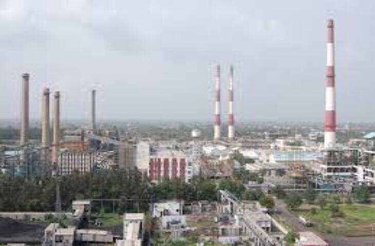 नागदा के बहुराष्ट्रीय लैक्सेस उद्योग में भीषण आग, एफएफ और एचसीएल प्लांट प्रभावित; दमकल ने पाया काबू