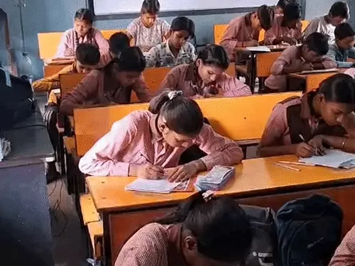 वाराणसी में कक्षा 1 से 8 तक के स्कूलों का बदला समय, BSA ने जारी किया आदेश