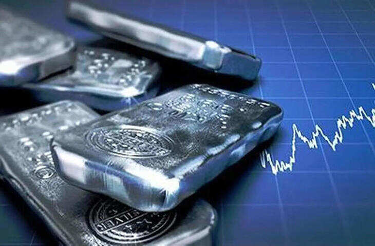 Silver Price Boom: 15 दिन में चमकी चांदी 6 महीने में निवेशकों का पैसा डबल,&nbsp;अब खरीदने में होगा फायदा या नुकसान ?