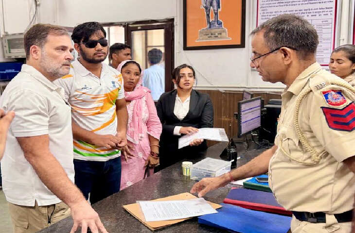 31 दिन बाद पैलेट गन केस में FIR! राहुल गांधी के धरने के बाद दिल्ली पुलिस ने मानी मांग
