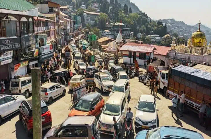 उत्तर भारत की भीषण गर्मी से राहत पाने उत्तराखंड-हिमाचल में सैलानियों की भीड़, देहरादून और मसूरी में लगा ट्रैफिक जाम
