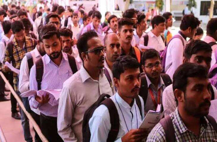 DU Job Fair 2026: डीयू के हजारों छात्रों की चमकेगी किस्मत! 'AVASAR' में 85 दिग्गज कंपनियां बांटेंगी लाखों की नौकरियां​​​​​​​