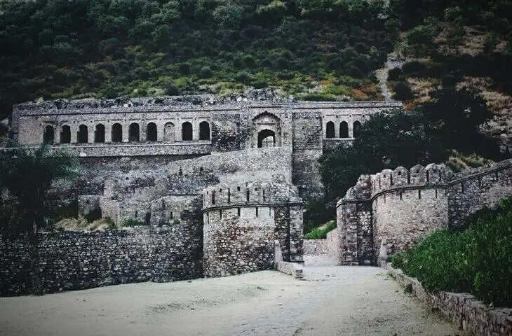 क्या सच में भानगढ़ किले पर आज भी हैं आत्माओं का साया? वायरल डाक्युमेंट्री देख आंखों पर नहीं होगा यकीन