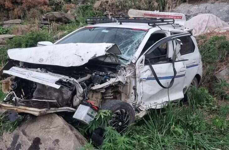 करनाल में कार और ट्रक के बीच टक्कर में एक ही परिवार के पांच लोगों समेत छह की मौत