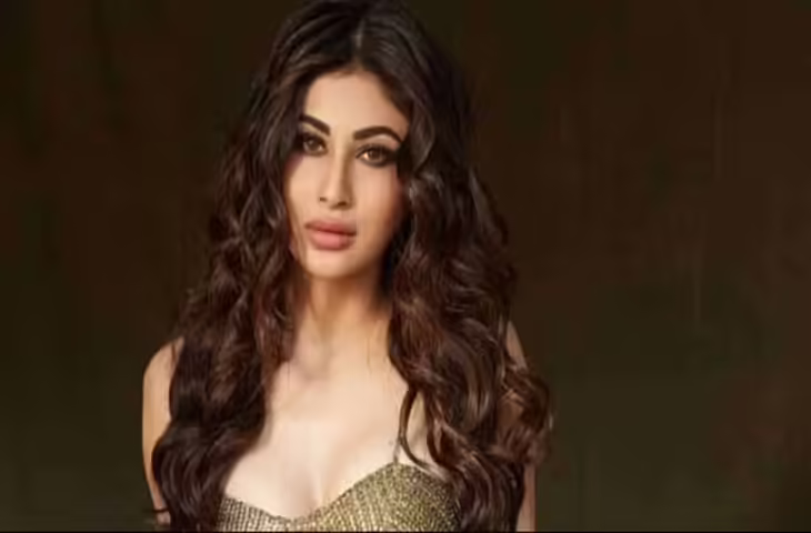 मौनी रॉय के बिकिनी अवतार ने इटरनेट पर लगाई आग, फोटो करनी पड़ी डिलीट&nbsp;