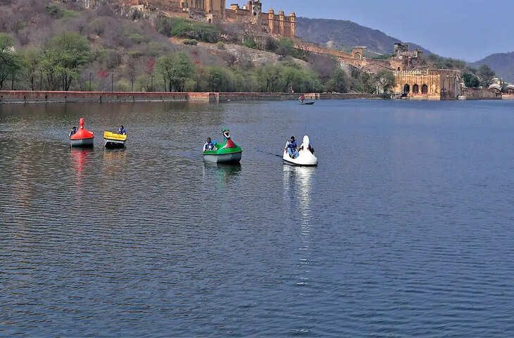 जयसमंद झील में मत्स्य उत्पादन में भारी गिरावट, 2500 मछुआरा परिवारों की आजीविका संकट में; मछुआरों ने उठाई &lsquo;राजसंघ&rsquo; मॉडल की मांग