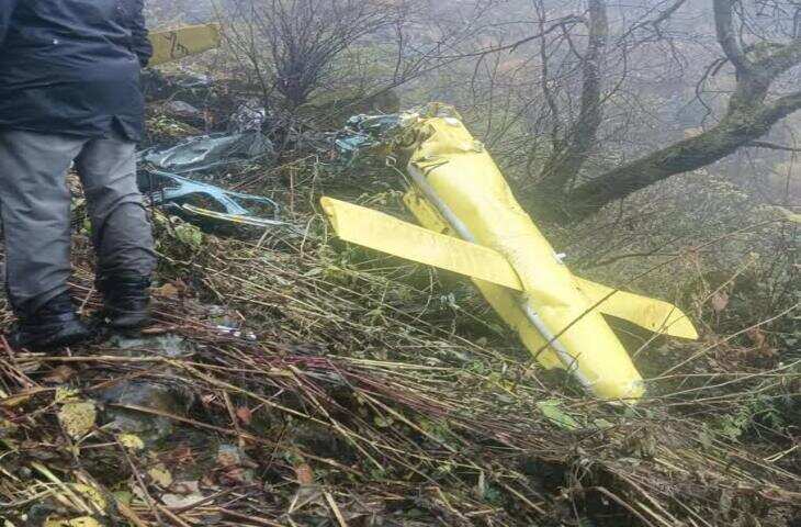 Badrinath Helicopter Crash: जोशीमठ में क्रैश हेलीकॉप्टर के कई टुकड़े मिले, सामने आईं हादसे की भयावह तस्वीरें और वीडियो