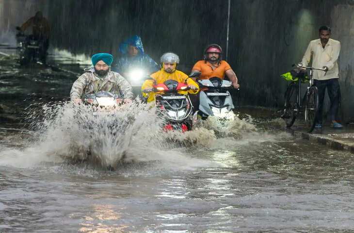 दिल्ली-एनसीआर में मानसून बना मुसीबत: 36 घंटे की बारिश से जनजीवन बेहाल, IMD का अलर्ट जारी
