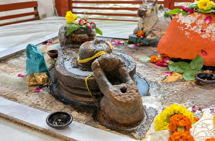 कोटा के 500 साल पुराने शिव मंदिर में रावण की अनोखी मूर्ति, शिवलिंग पर चढ़ाते हैं अपना शीश; सावन में उमड़ता है भक्तों का सैलाब