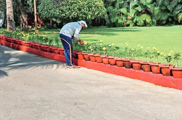 Raipur जिले में नए मंत्रियों के लिए बंगला सजाने पहुंचा उद्यानिकी विभाग