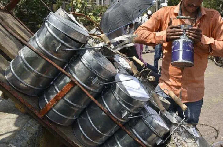 मुंबई डब्बेवाला एसोसिएशन ने 6 दिन की छुट्टी का ऐलान, ग्रामदेवता उत्सव के चलते सेवाएं रहेंगी प्रभावित