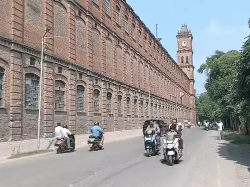 कानपुर में तेज धूप और उमस करेगी परेशान, नमी के चलते निकलेगा पसीना; शाम को मिल सकती है राहत