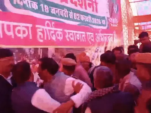 भरतपुर में पशु मेला उद्घाटन के दौरान मंच पर भिड़े विधायक और पूर्व विधायक, वीडियो में देखें पुलिस को करना पड़ा बीच-बचाव