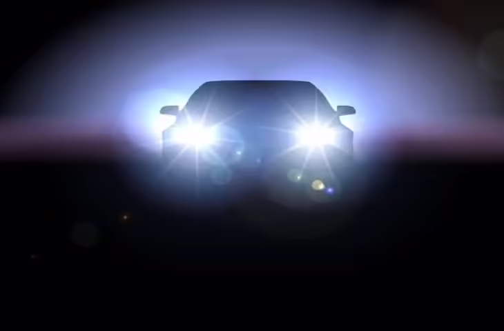 कोहरे में इस तरह से&nbsp;फॉग लाइट करती है काम, हेडलाइट से इतनी होती हैं अलग&nbsp;