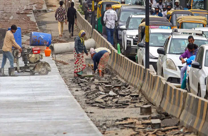 Noida Elevated Road: नोएडा में बनेगा 6 किमी लंबा 6-लेन एलिवेटेड रोड, 700 करोड़ की परियोजना से ट्रैफिक जाम से मिलेगी राहत