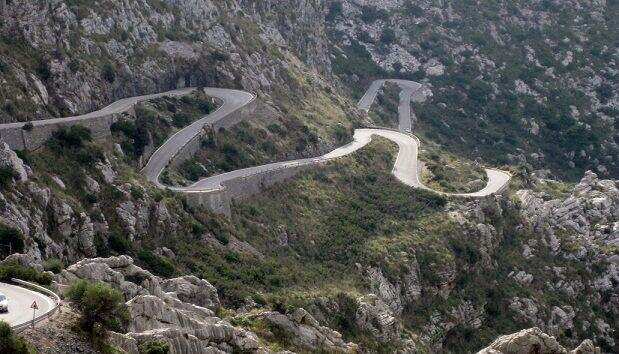 दुनिया की सबसे खतरनाक सड़कें, जिनपर हर किसी ड्राइवर के बस की बात नहीं गाड़ी चलाना